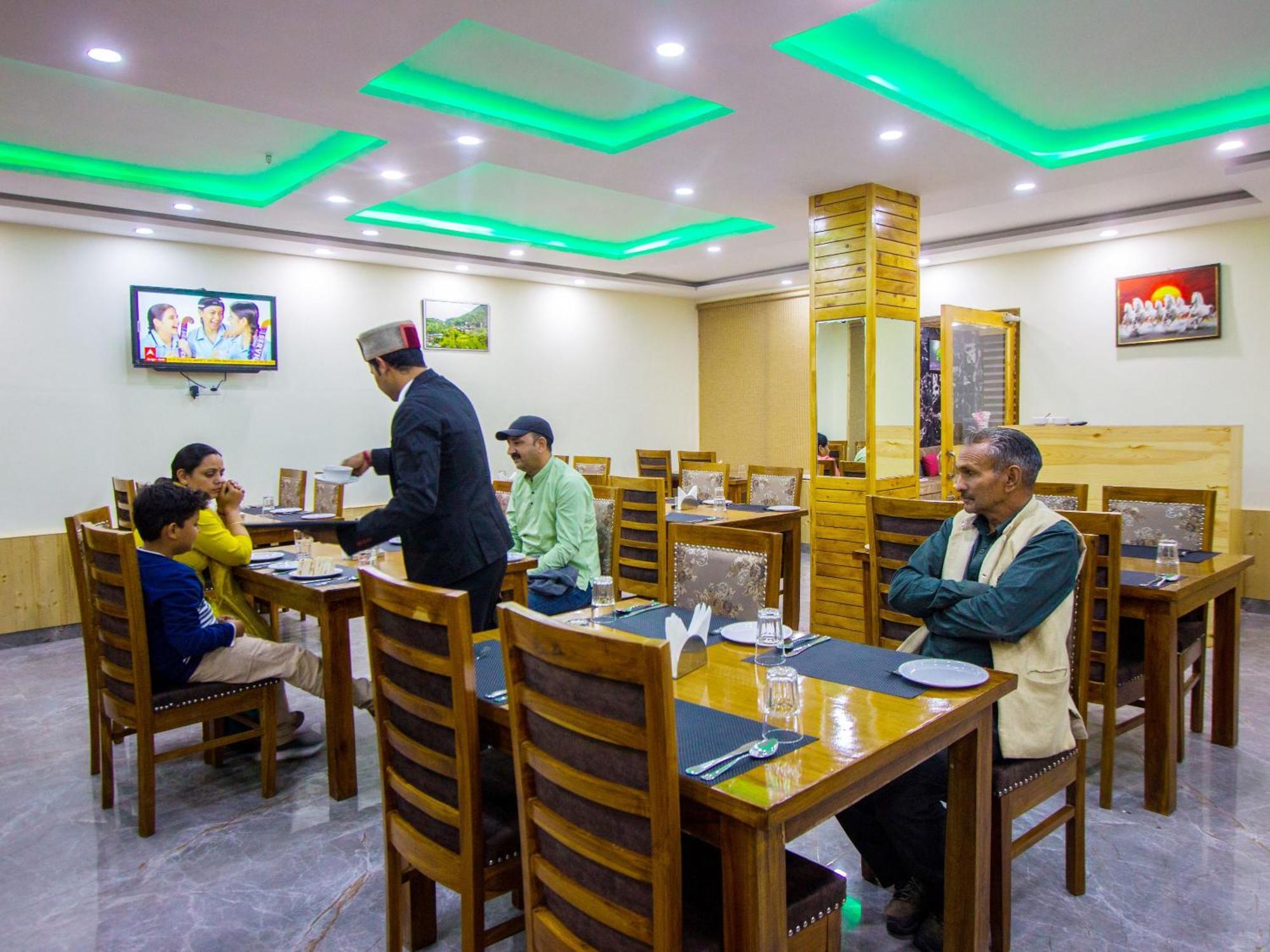 Swastik Grand Manali Hotel Kültér fotó