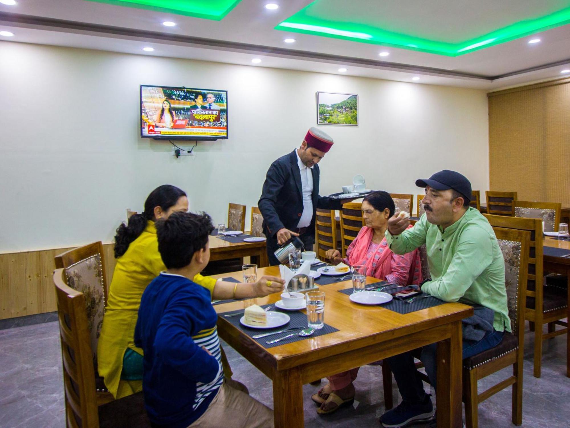 Swastik Grand Manali Hotel Kültér fotó